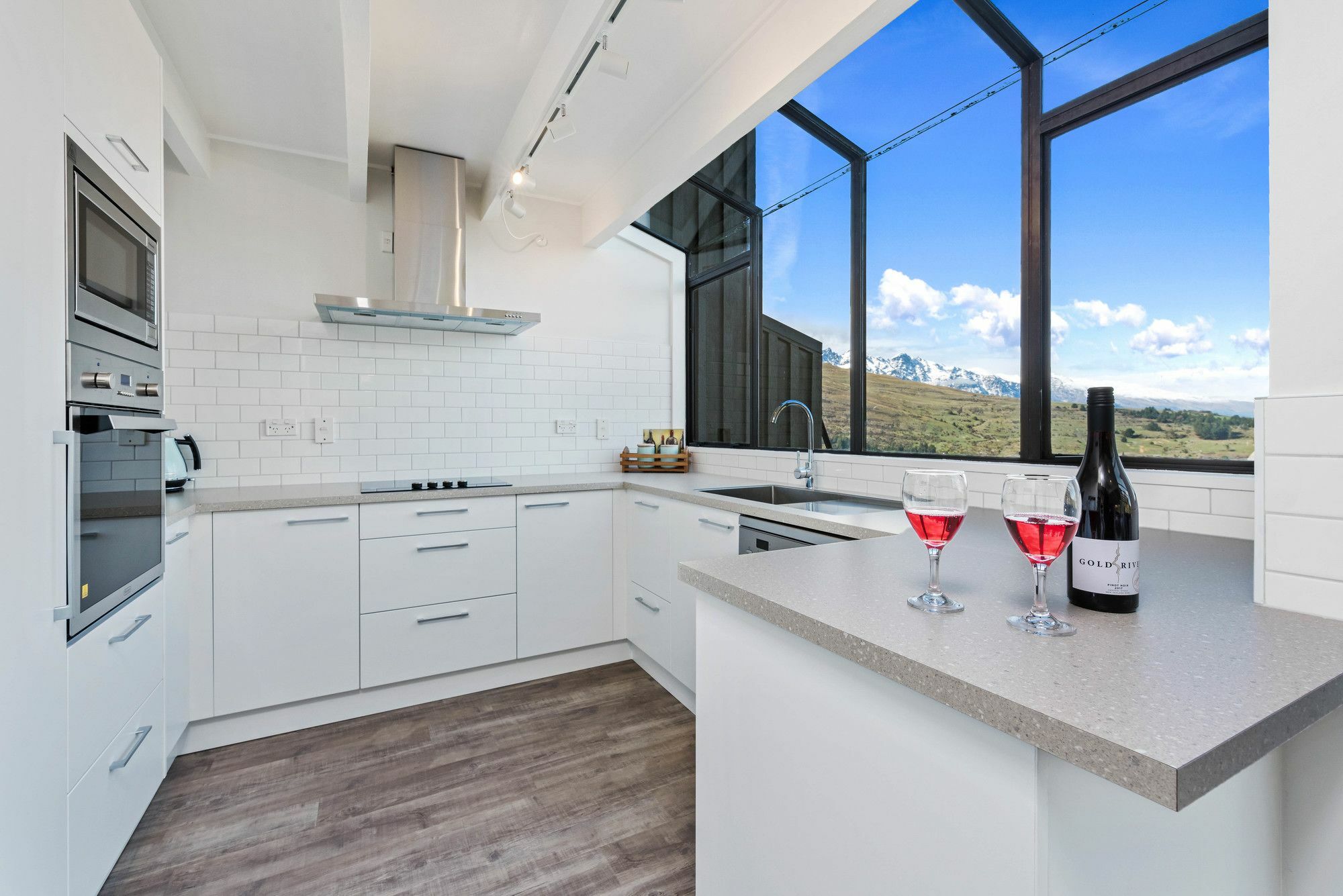 Picturesque Views At Woodlands Close Queenstown Extérieur photo